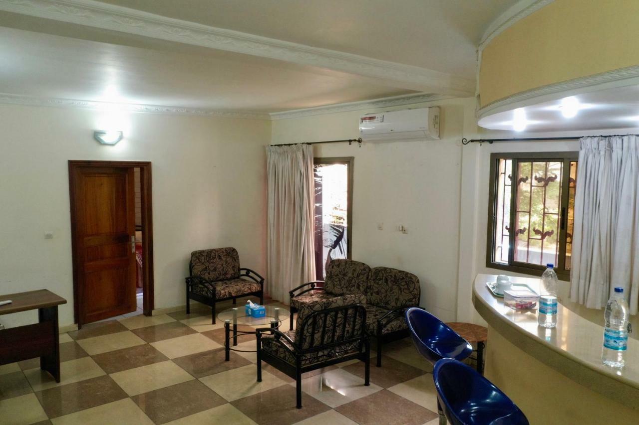 Petit Motel Beijing Abidjan Extérieur photo